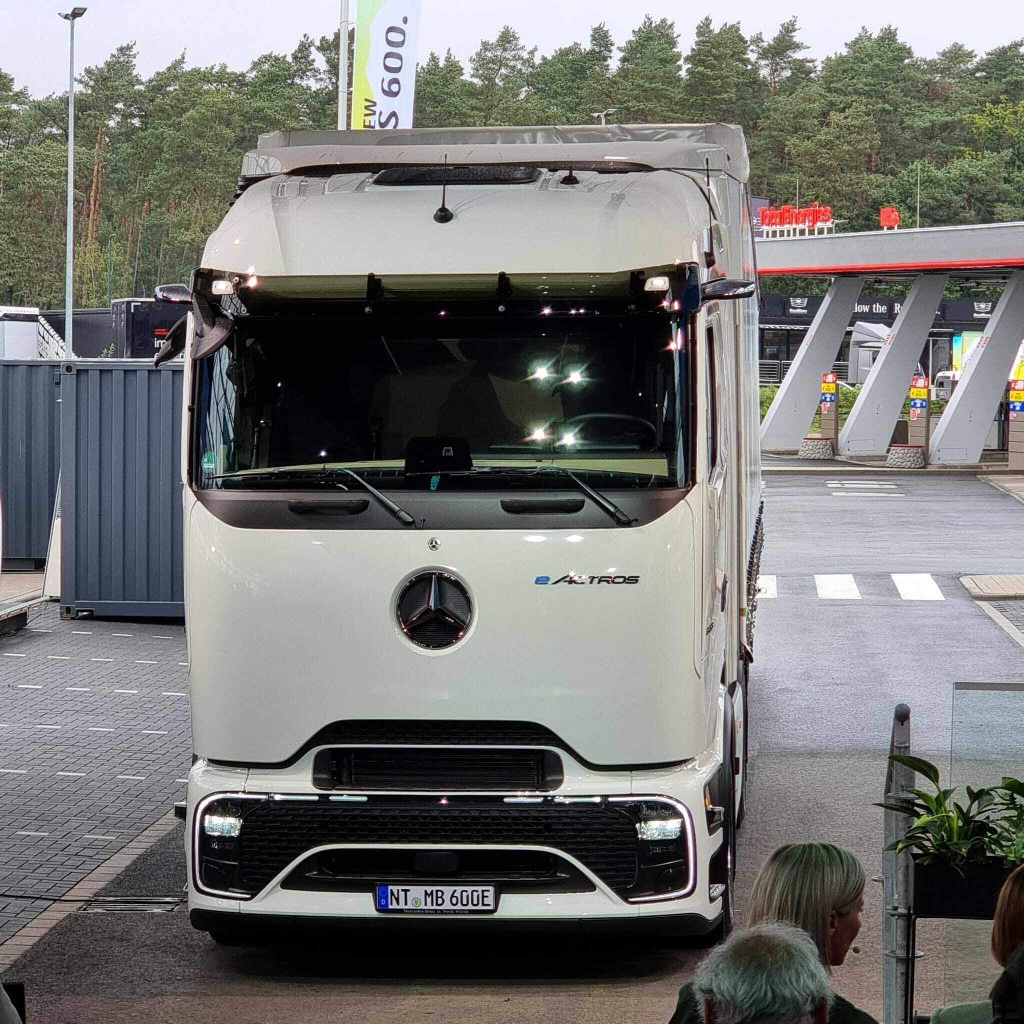 eActros-12