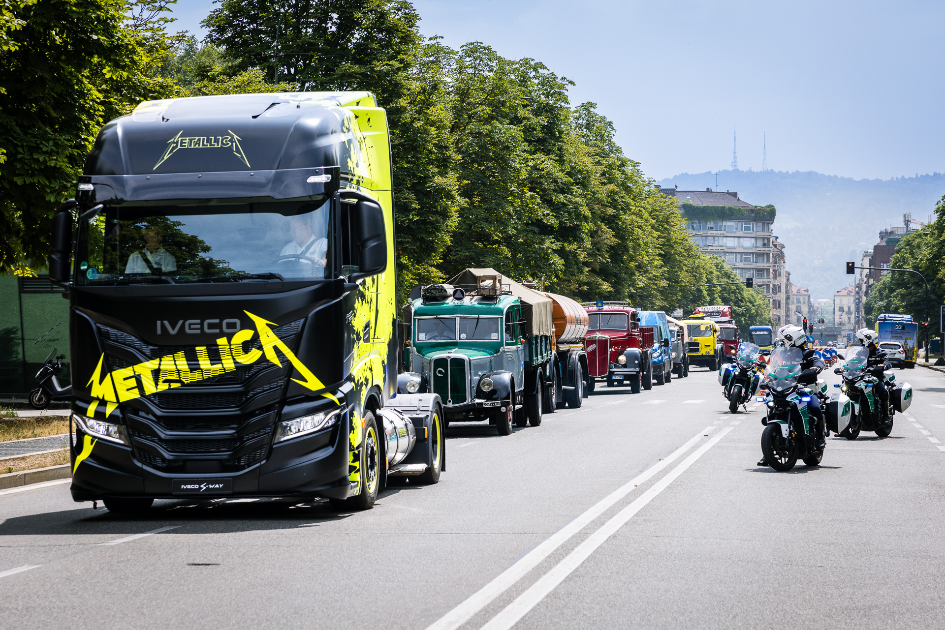 Iveco50Beyond_parade-114