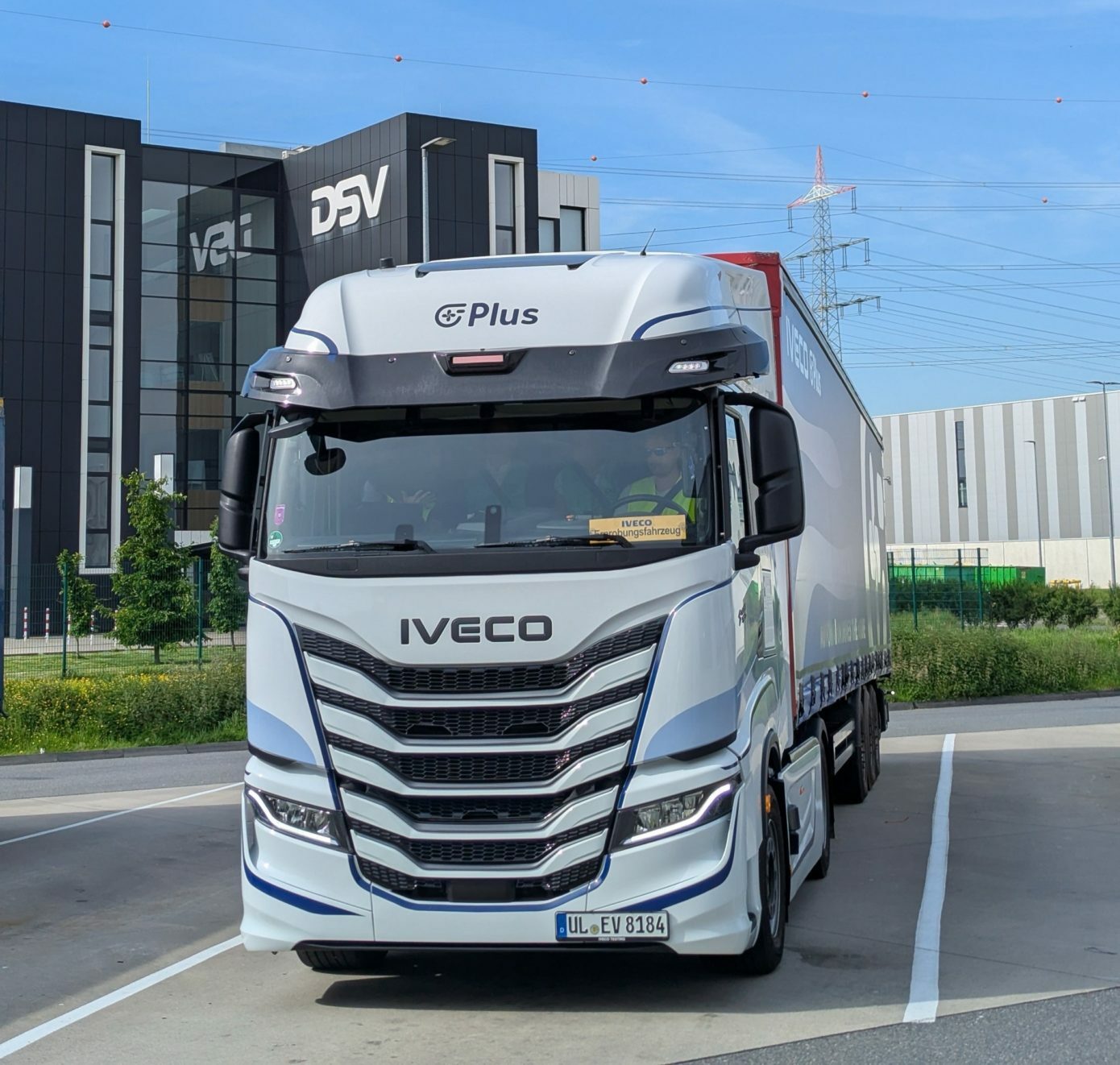 IVECO-Plus-semi-autonomous-truck1-e1747934249746