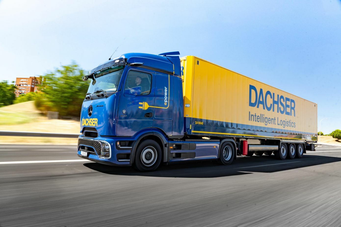 MercedeseActos600_Dachser