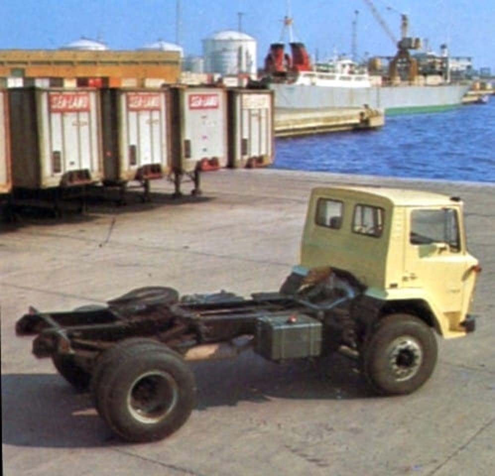 Foto-7-catalogo-Tractora-Ebro-Serie-P-270-copia