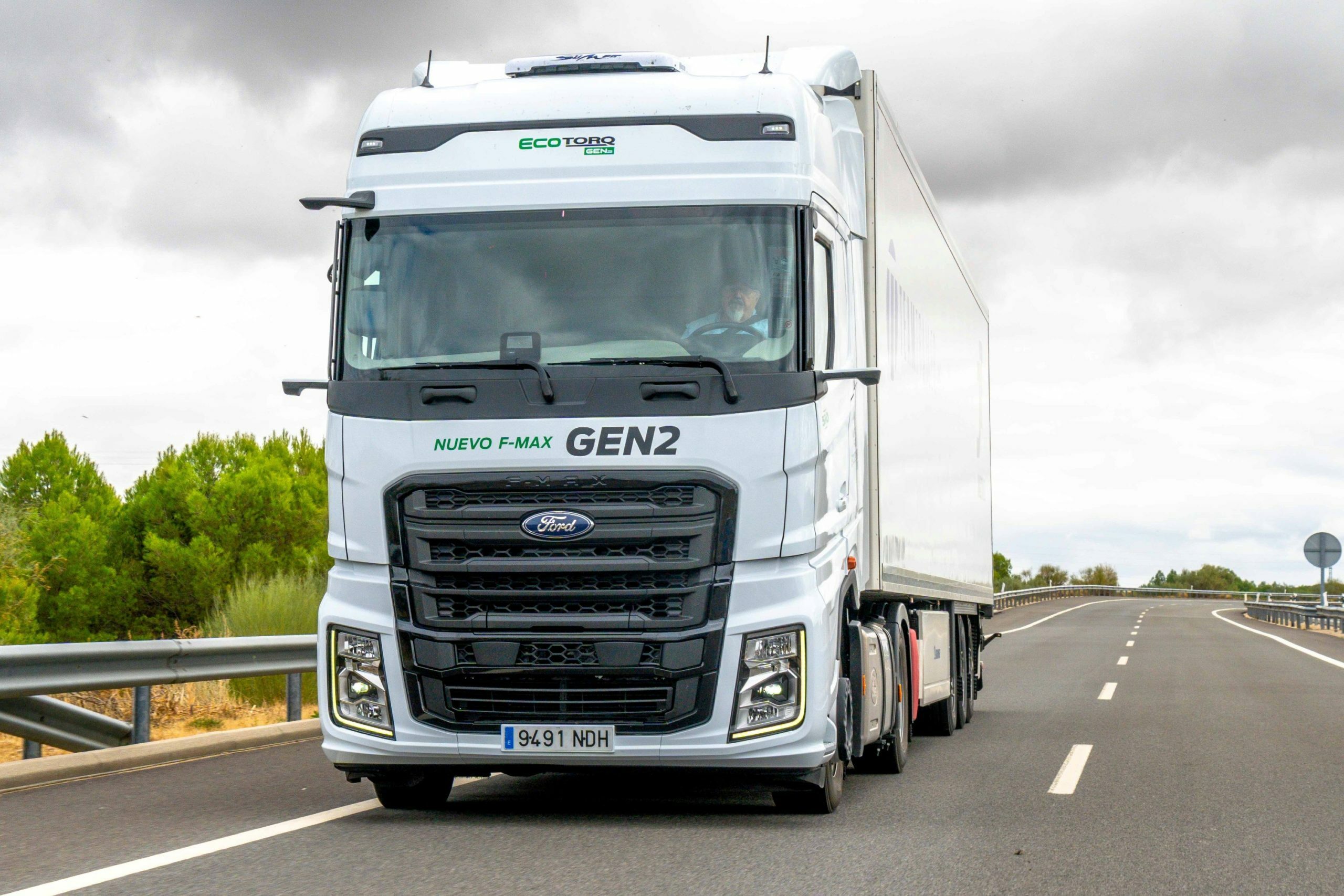 Ford-Trucks-GEN-2-Foto-Dinamicas-1-02789-2-scaled