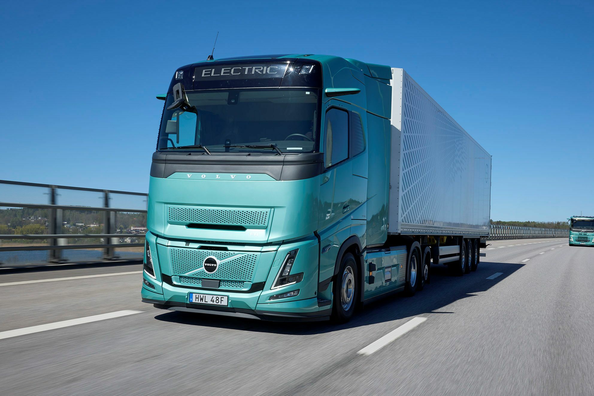 volvo_electric_1_1265_low