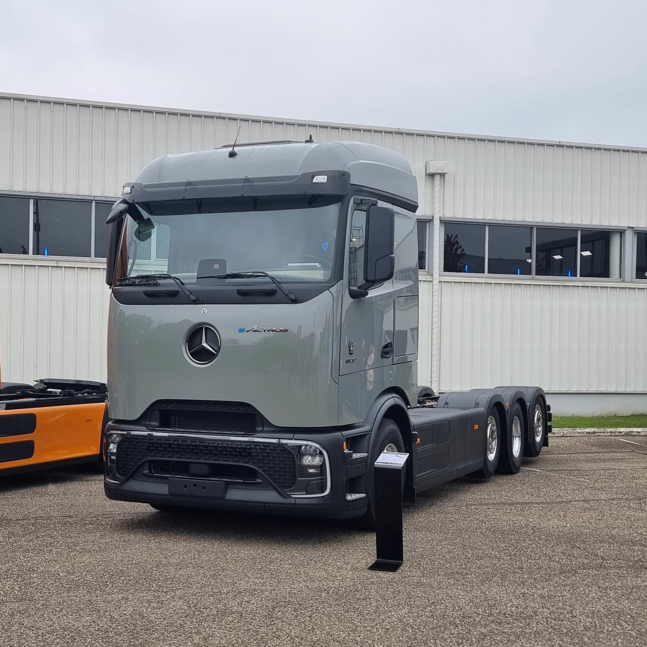 arocs-mercedes-9-scaled